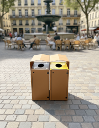 2 poubelles de tri Etretat sur la place